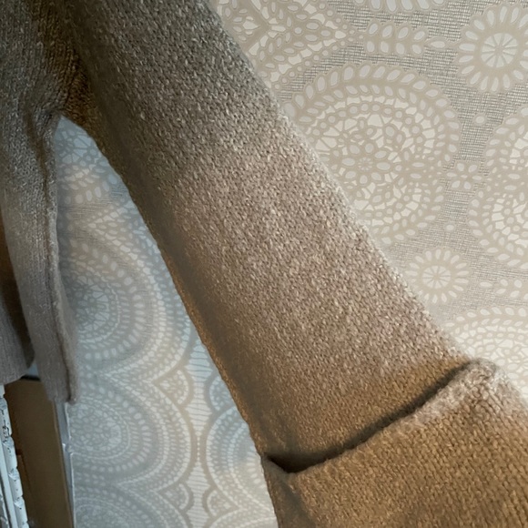 ANTHROPOLOGIE Maggie Bell Sleeve Sweater Grey - Picture 8 of 8